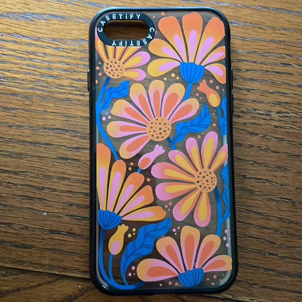 Casetify Lazy Daisy iPhone SE 2nd generation case.